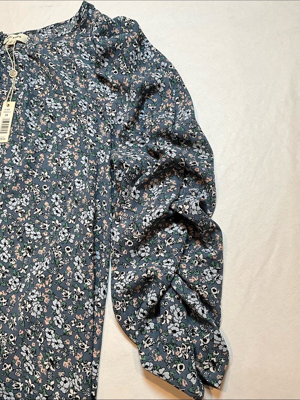 Max Studio Lightweight Boho Ruched Puff Long Sleeve Floral Blouse Size 3X - Picture 6 of 7